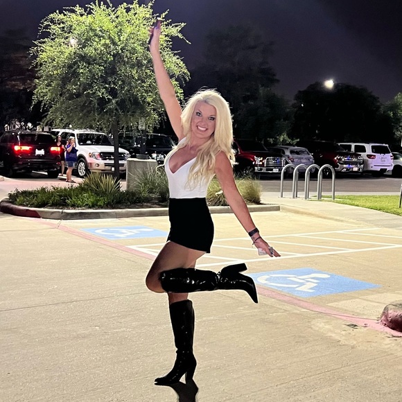 Meet your Posher, Lynsey - Picture 2 of 3